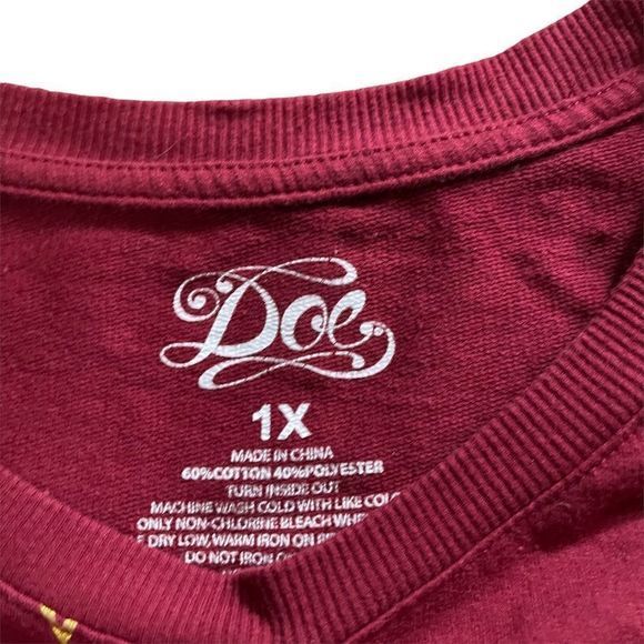 Burgundy Doe Crewneck with gold stars size 1x‎ - Picture 4 of 4
